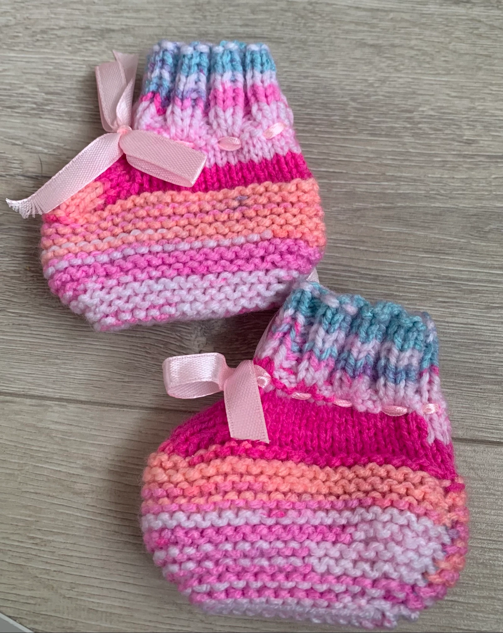 Baby hat and slippers 0/3 months – photo 4